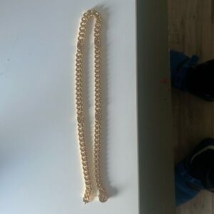 Gold tone Gucci link necklace. 19.5in slightly worn